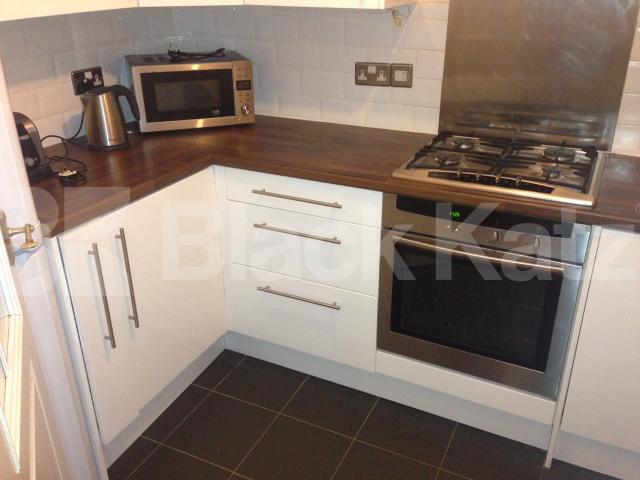 			2 Bedroom, 1 bath, 1 reception Apartment			 Bakery Close, Stockwell/Oval